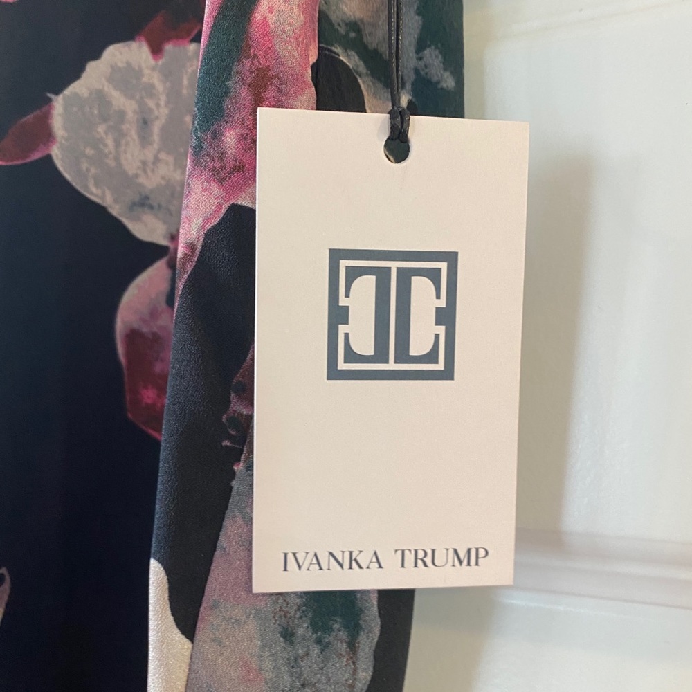 NWT Ivanka Trump Floral Blouse - Picture 7 of 10